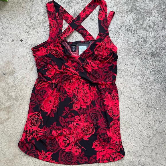 Torrid Plus Size Red & Black Floral Rose Crosscross Babydoll Top 2X valentines - Picture 3 of 7